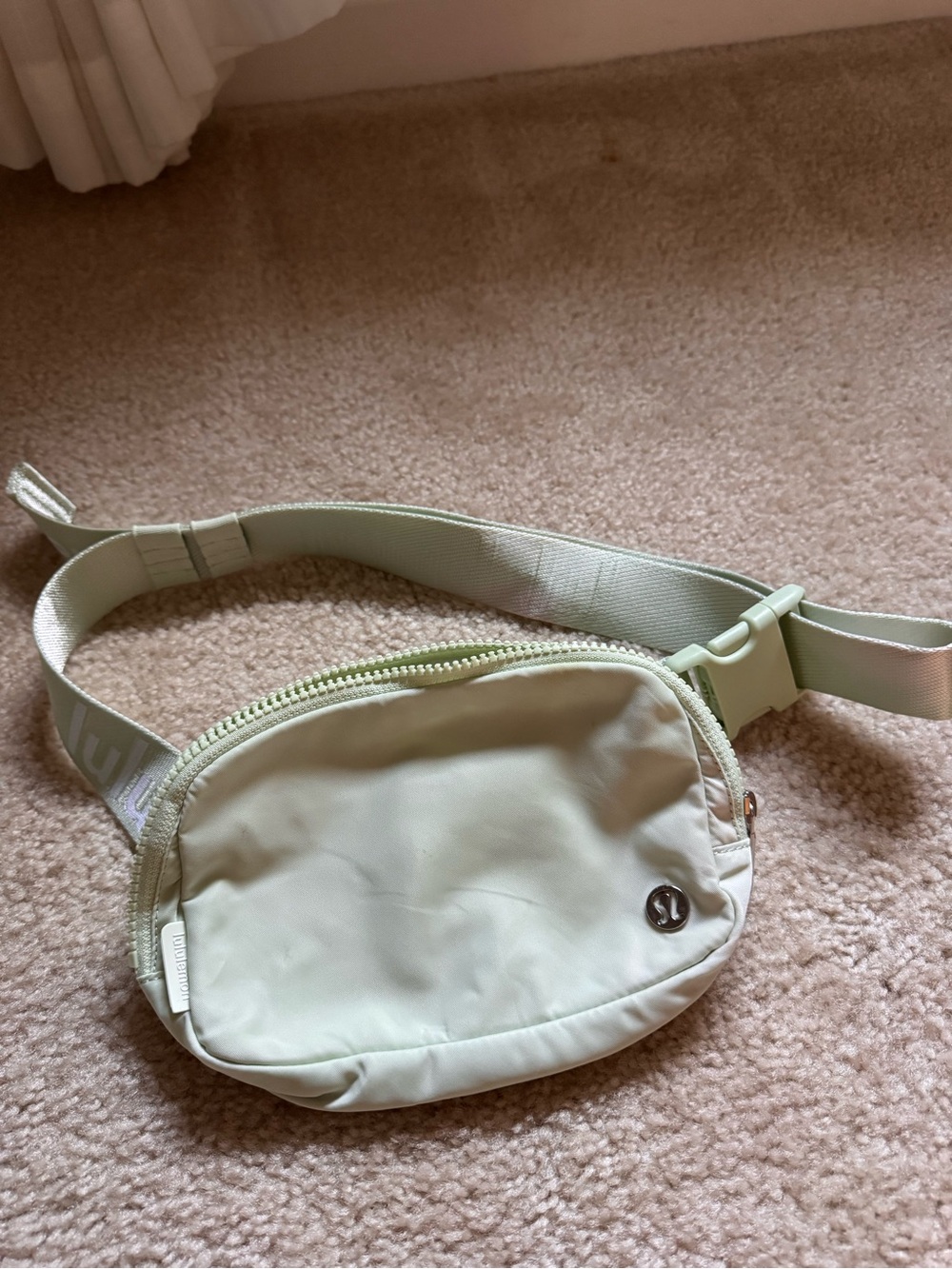 lululemon athletica Mini Belt Bag in Light Sage